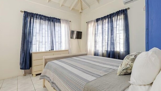Căn hộ tiện nghi đơn giản | 1 phòng ngủ, truy cập Internet không dây miễn phí, bộ trải giường 
