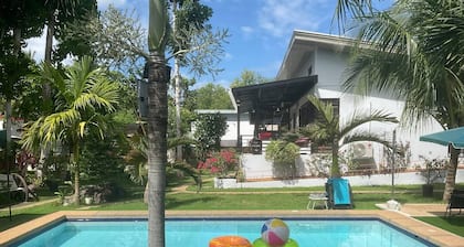 Studio B, Loft (M&K’s Guest House)
