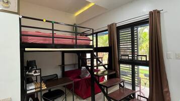 1 chambre, bureau, fer et planche à repasser, accès au Wi-Fi (inclus)