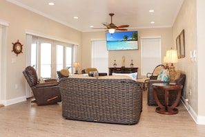 Smart TV, fireplace, DVD player
