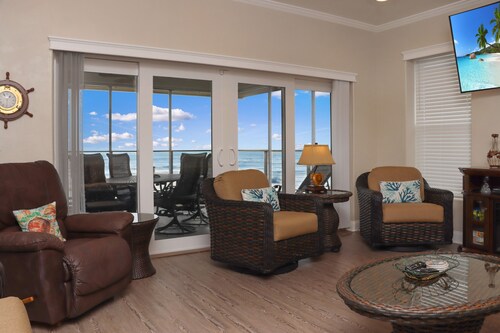 Farr Away Living Sleeps 10 Beachfront Indian Pass