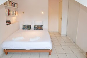 1 soverom, strykejern/-brett, wi-fi og sengetøy