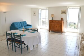 Interior - Apartment with sea view, close beach and congress (Cannes)