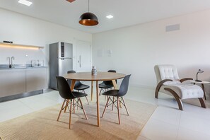 Dining - WI-FI 400MB | 500m from the Beach | BBQ #IA22D (Florianópolis)