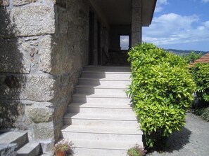 Exterior detail - Casa dos Bisavós-slowdown Rota do Românico a 16km do Porto. Petfriendly (Galegos-Penafiel)