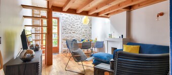 House for 2 adults - 4 children - 600m beach