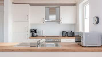 Micro-ondes, four, plaque de cuisson, lave-vaisselle