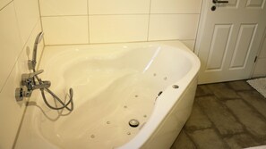 Dusche, Whirlpool, Haartrockner