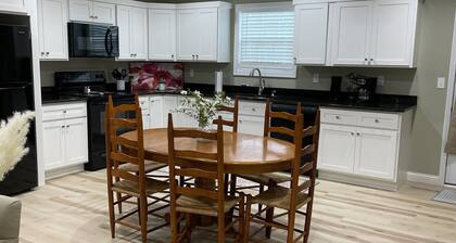Peaceful private 3 bedroom & 2 bathroom new home near Mammoth Cave.
