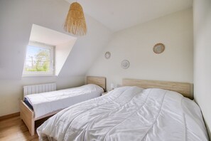 1 bedroom, iron/ironing board, free WiFi