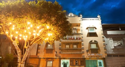 SACHAR LODGING APARTAHOTEL
