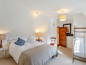 2 bedrooms, free WiFi, bed sheets - 2 bedroom accommodation in Much Hadham (Much Hadham)