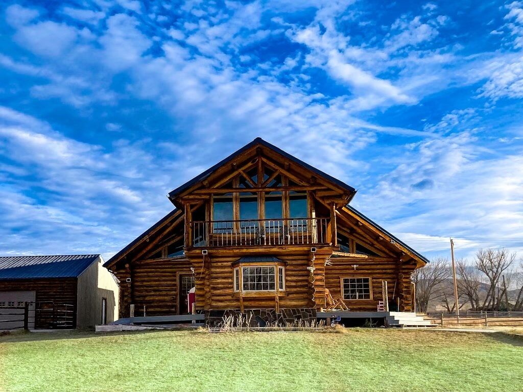Coychar Salmon Fly Cabin- Located on the Big Hole River