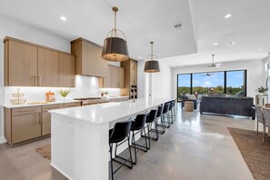 Interior - Lone Star Landing | Concierge Services (Kingsland)