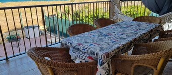 Chalet con Piscina y Salida Directa a Playa Virgen