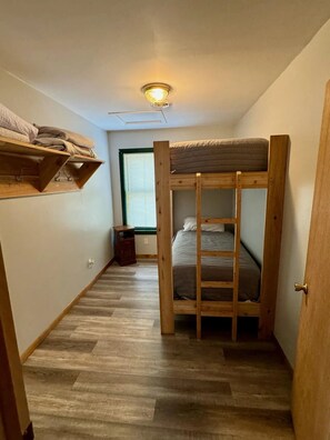2 habitaciones, wifi gratis y ropa de cama 