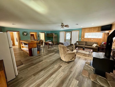 Cozy Cabin- Close to all up North activities! Cabin in Irons.