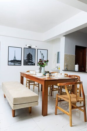 Dining - Cheerful 3-Bedroom All Ensuite with pool in Nyali (Mombasa)