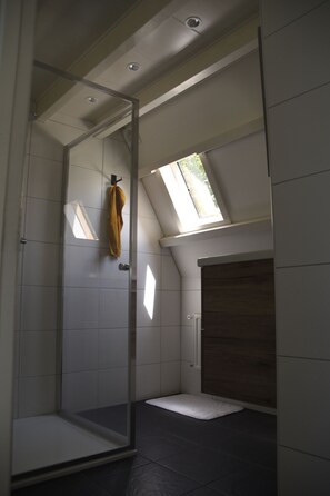 Een douche, een haardroger