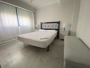 3 bedrooms, iron/ironing board, travel crib, bed sheets