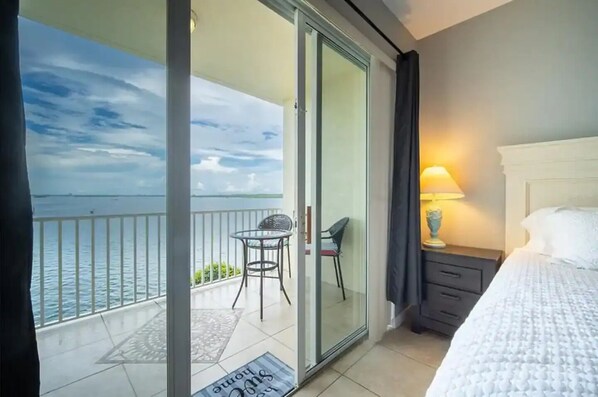 1 bedroom, iron/ironing board, WiFi, bed sheets - Waterfront Studio Condo by Madeira Beach (St. Petersburg)