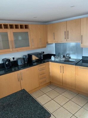 Apartment | Dapur peribadi | Peti sejuk, ketuhar gelombang mikro, ketuhar, dapur 