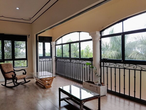 Interior - Ridgeway Victoria 1 (Central Region)