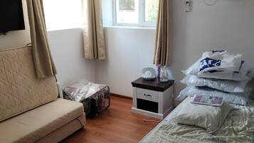Apartment | 2 bedrooms, free WiFi, bed sheets
