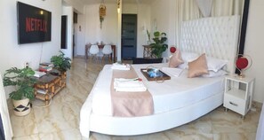 1 bedroom, iron/ironing board, WiFi, bed sheets - Clean, Co️mfy Designer Studio, Fast Wi-Fi, Netflix (Mombasa)