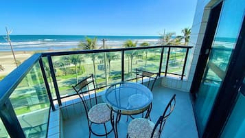Family Apartment | Outdoor dining