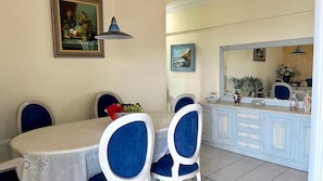 Family Apartment | Dining