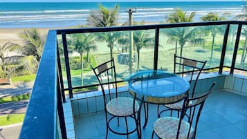 Family Apartment | Outdoor dining