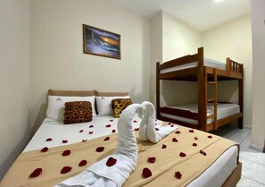 Free WiFi, bed sheets - Pousada Mar Suites (Ubatuba)