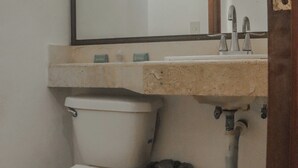 Bathroom - Hotel manzana blanca (Playa del Carmen)