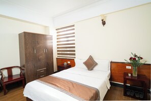 Habitación Deluxe, 1 cama Queen size | 1 habitación, ropa de cama de alta calidad y edredón 