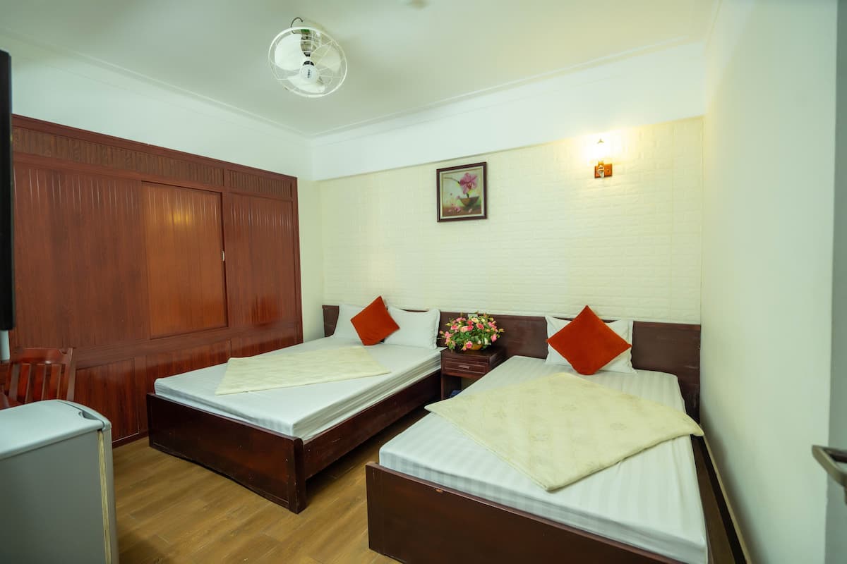 Superior Room, Multiple Beds | 1 bedroom, premium bedding, down comforters, individually furnished