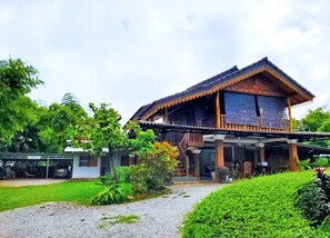 Front of property - Vang Vieng Garden Villa (Vang Vieng)