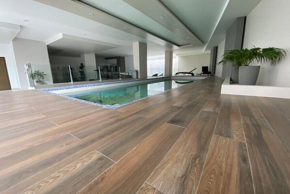 Pool - Departamento de Lujo Zona Exclusiva (Cochabamba)