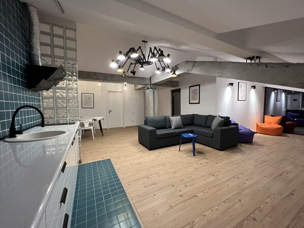 Living area - kazbegi apartments (Stepantsminda)