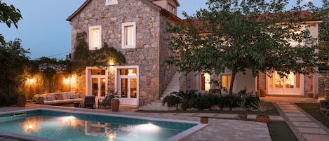 Piscine extérieure