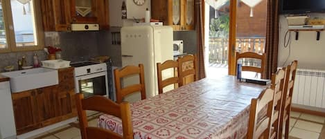 Réfrigérateur, micro-ondes, four, lave-vaisselle