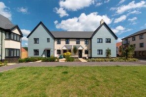 Exterior - 2 Bed in Seaton (oc-jbshea) (Seaton)