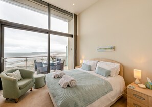 2 bedrooms, iron/ironing board, travel crib, free WiFi