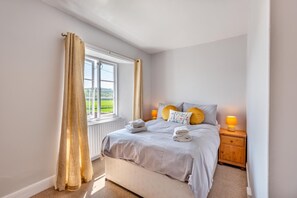 3 dormitorios, tabla de planchar con plancha, wifi gratis y ropa de cama