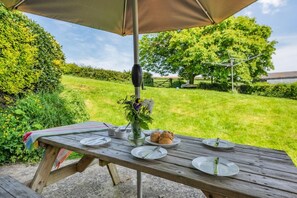 Outdoor dining - 3 Bed in Filleigh (oc-b28914) (West Buckland)
