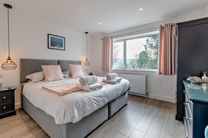 3 bedrooms, iron/ironing board, travel crib, free WiFi