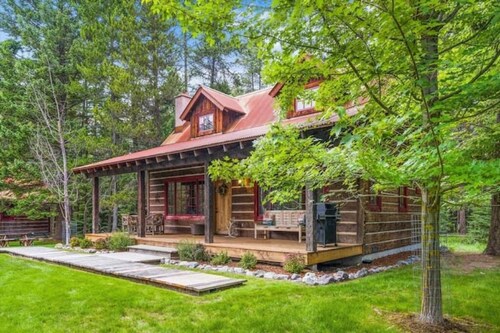 G-Bar-N Ranch Pendleton Log Home