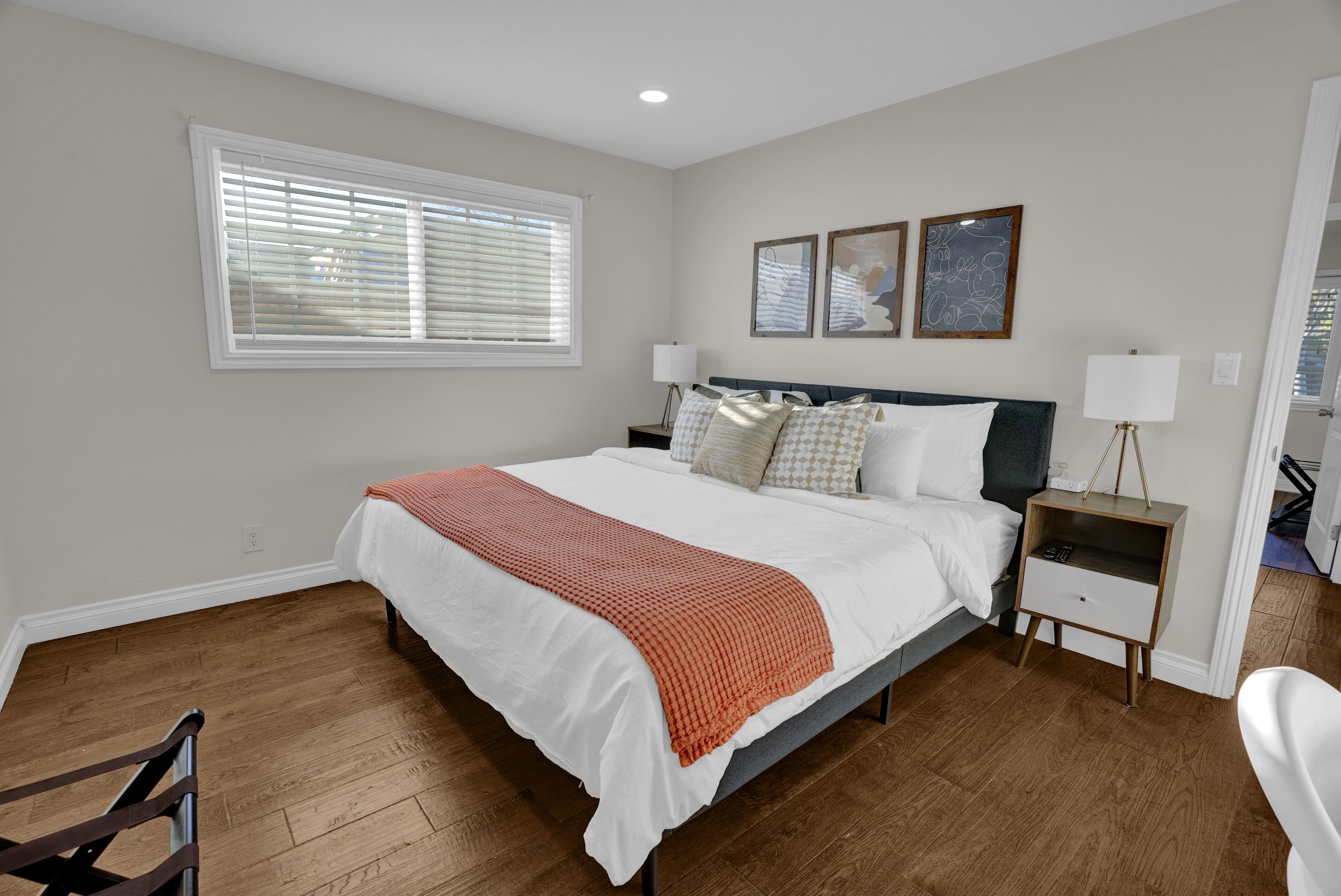 3 bedrooms, WiFi, bed sheets
