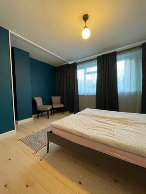 2 chambres, fer et planche à repasser, Wi-Fi, draps fournis
