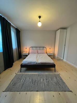 2 Schlafzimmer, Bügeleisen/Bügelbrett, WLAN, Bettwäsche